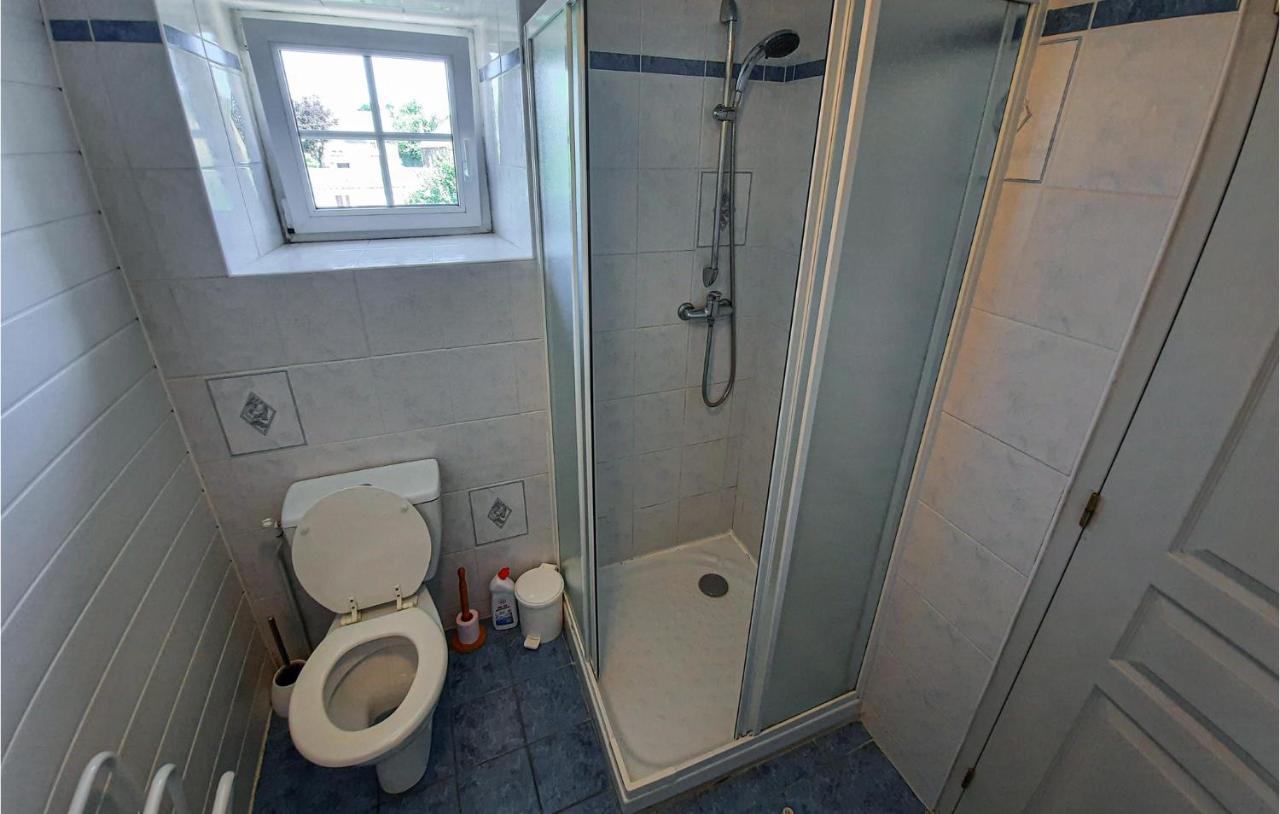 Amazing Apartment In Roz-Landrieux With Kitchen ภายนอก รูปภาพ