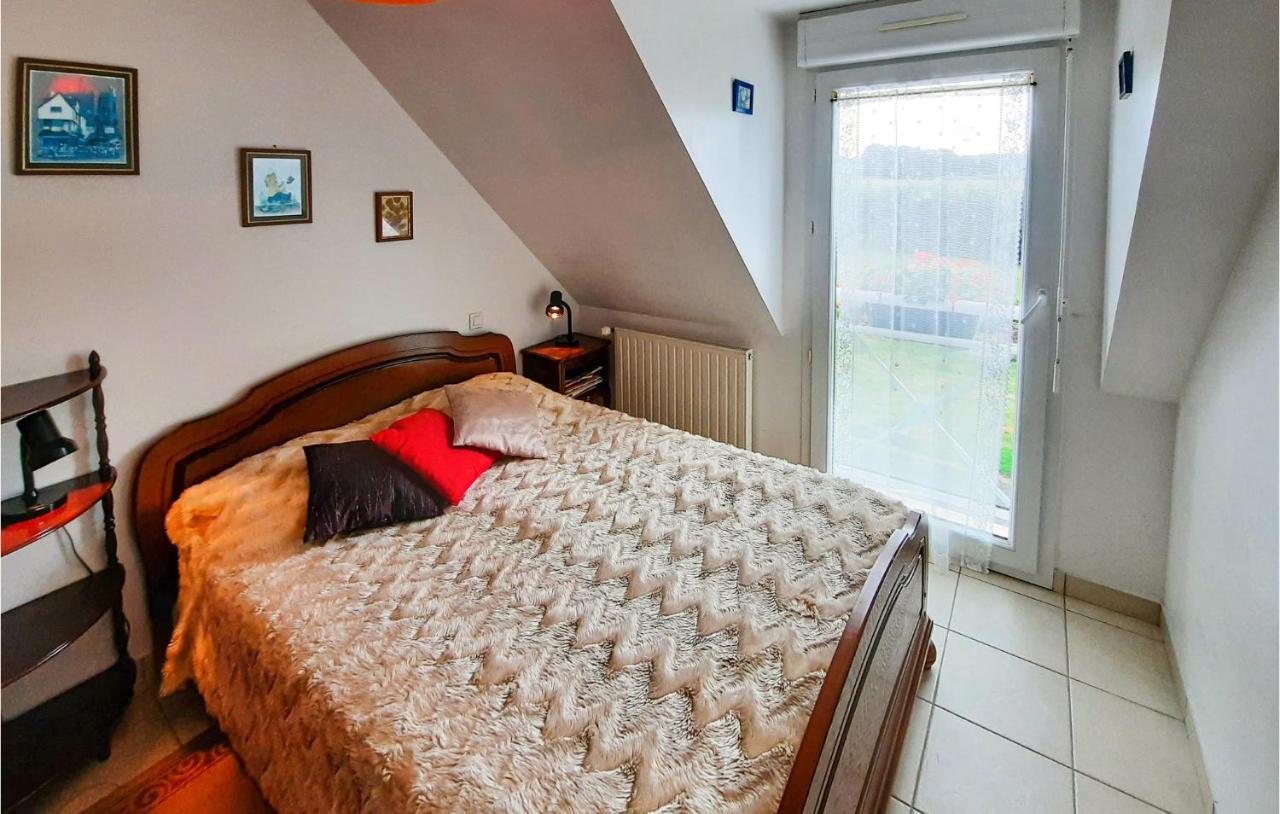 Amazing Apartment In Roz-Landrieux With Kitchen ภายนอก รูปภาพ